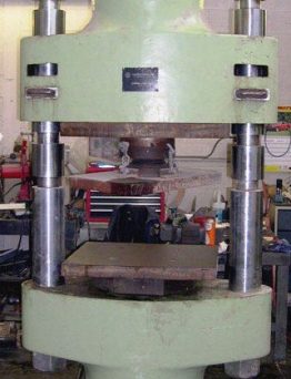 600 K Thompson Controls DLT33 Compression Tester