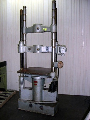 Before Reconditioned 60K (300kN) Satec Baldwin BTE